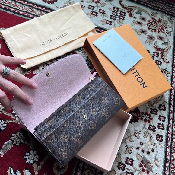 LV Emilie Wallet - Picture 10 of 11